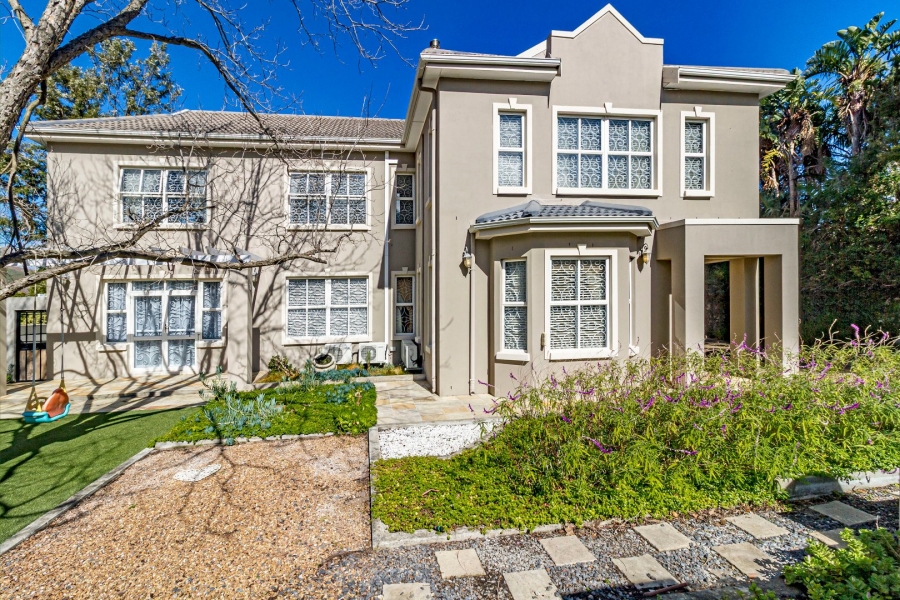 5 Bedroom Property for Sale in Golden Acre Western Cape